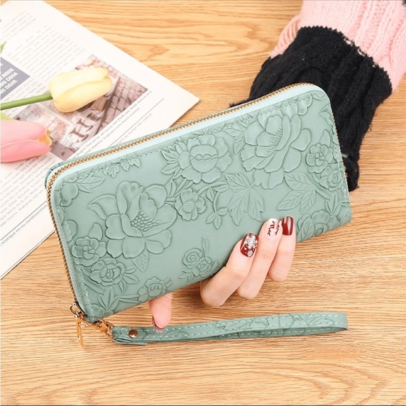 Handbags - ⚠️Clearance Multifunctional Green Long Floral Wallet